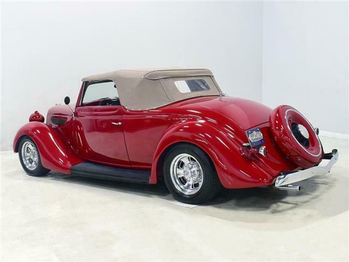 1935 Ford Deluxe - photo 4