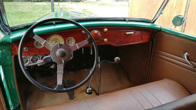 1935 Ford Deluxe Phaeton - photo 4