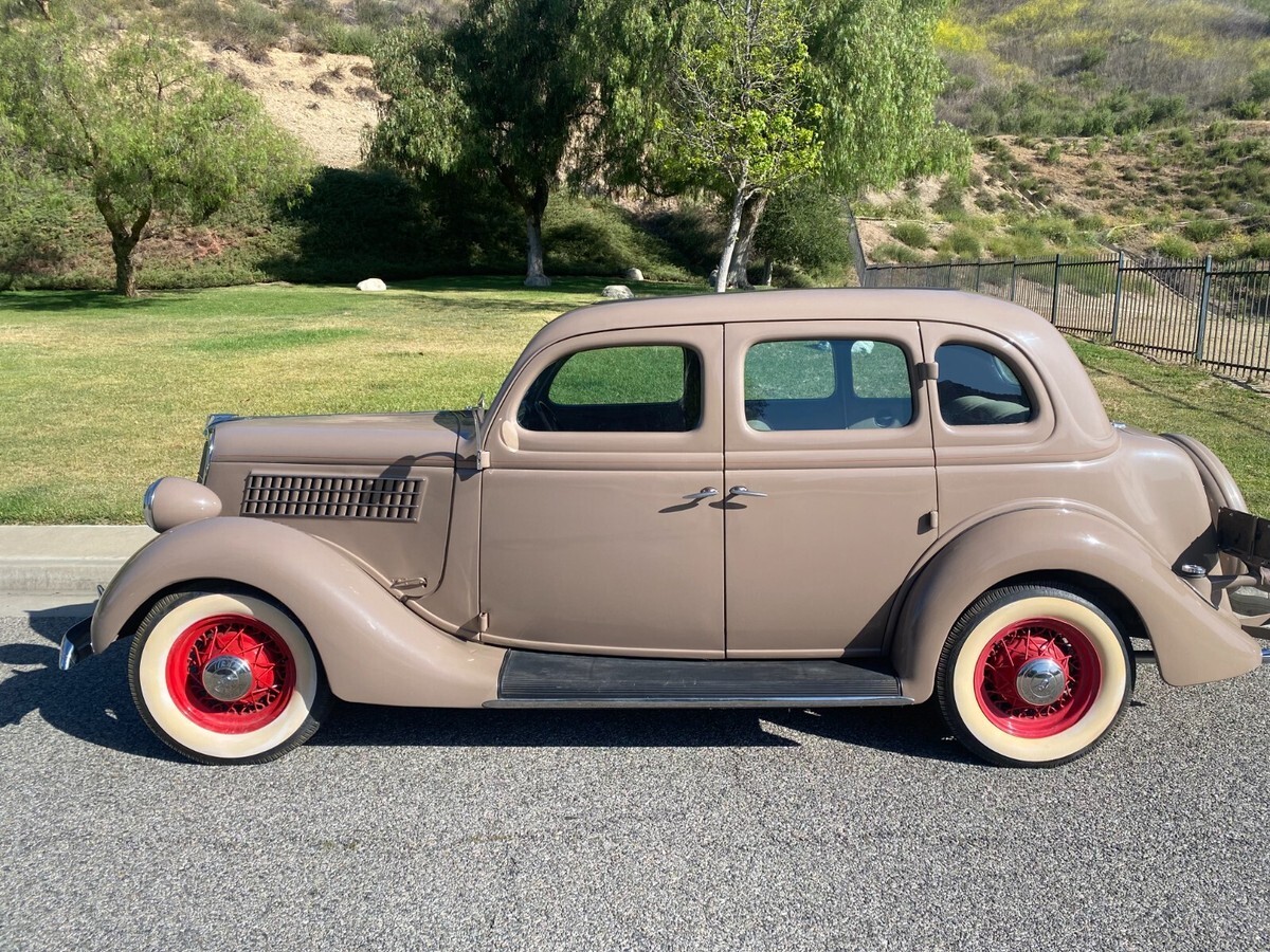 1935 Ford Fordor Model 48 Trunkback Sedan Correct, Ground Up Restoration - photo 2