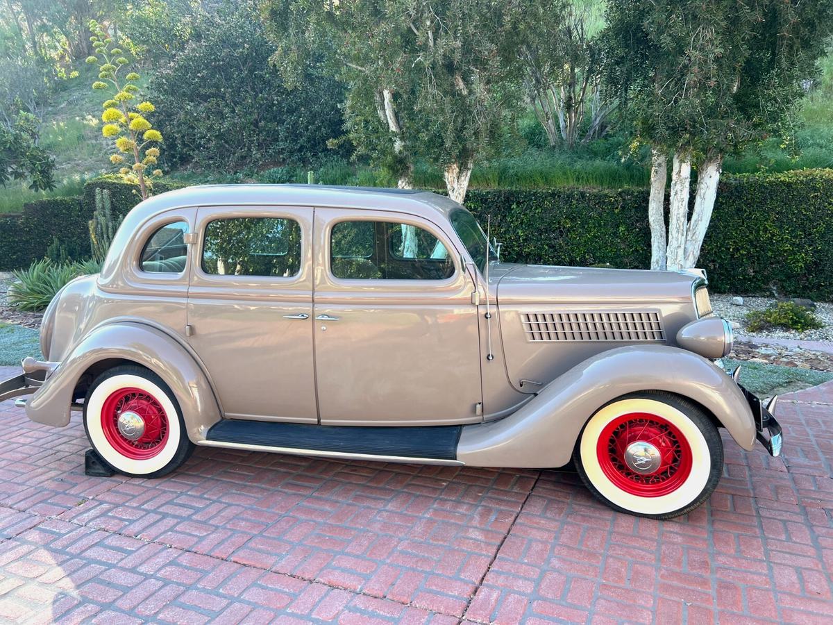 1935 Ford Fordor Model 48 Trunkback Sedan Correct, Ground Up Restoration - photo 4