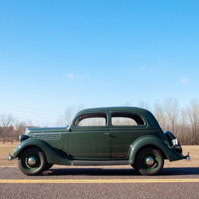 1935 Ford Model 48 DeLuxe Tudor Sedan - photo 10