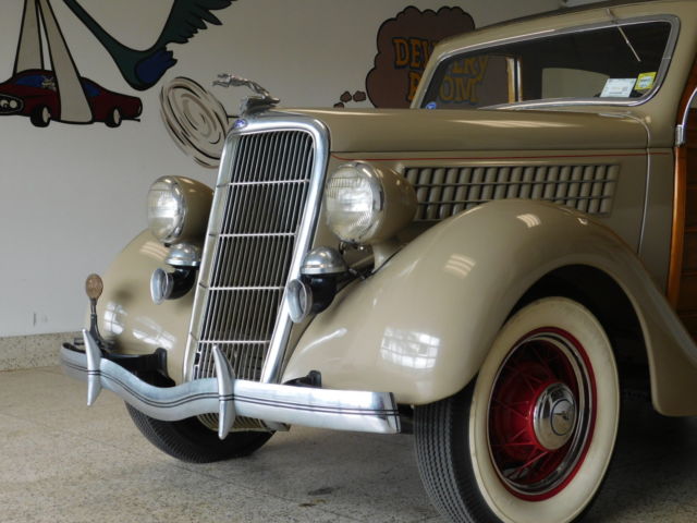 1935 Ford 48 Woody Station Wagon - photo 12