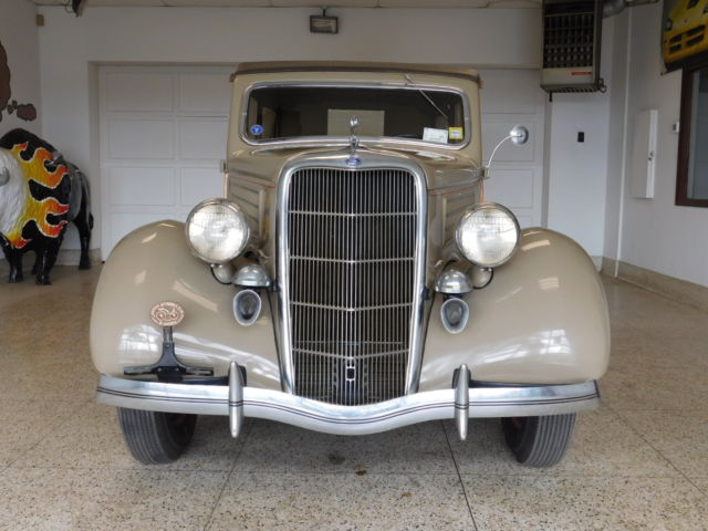 1935 Ford 48 Woody Station Wagon - photo 2