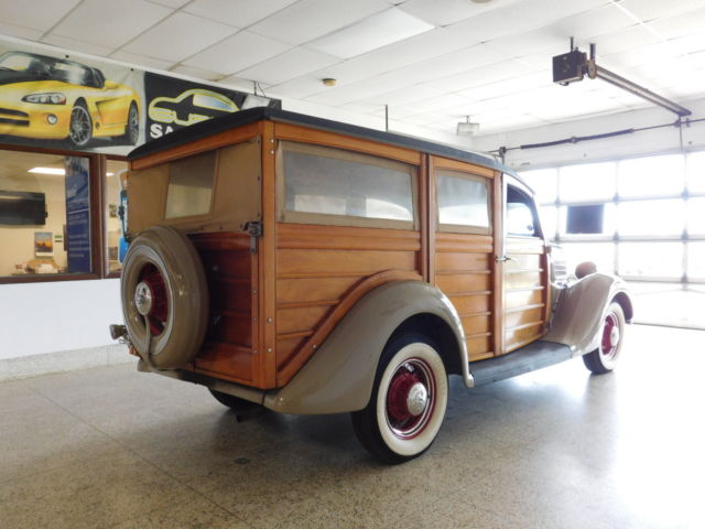 1935 Ford 48 Woody Station Wagon - photo 4