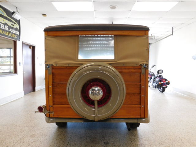 1935 Ford 48 Woody Station Wagon - photo 5
