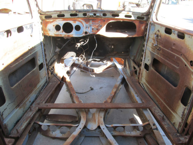 1935 Ford Panel Truck - photo 8