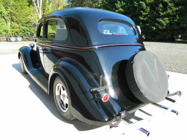 1935 Ford Tudor Hot Rod - photo 10