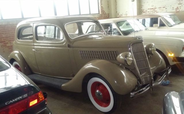 1935 Ford Deluxe - photo 4