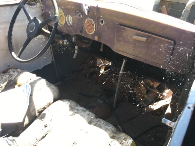 1935 Ford sedan - photo 6