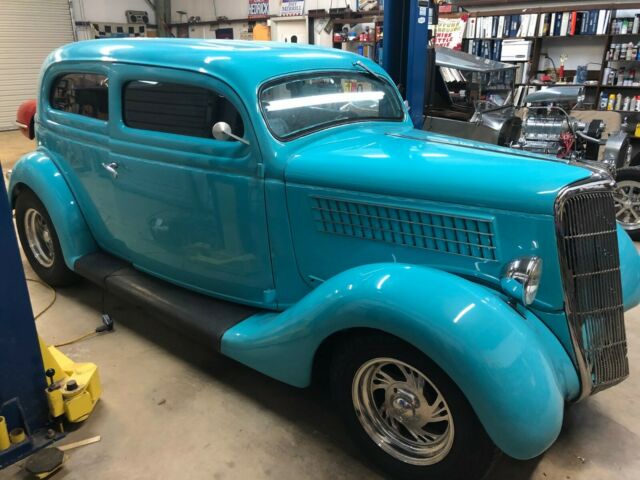 1935 Ford Tudor Slantback Sedan, Street Rod 1935 Ford Ford Tudor Slantback Sedan Deluxe