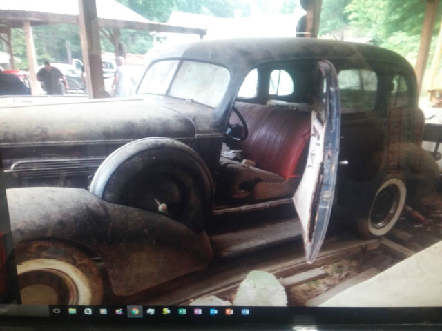 1935 Oldsmobile 4 Door SuicideTouring Sedan 8-Cyl & 3-Spd with Side Mounts 1935 Oldsmobile Other