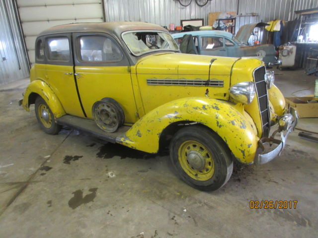 1935 Plymouth 4 door sedan - photo 2