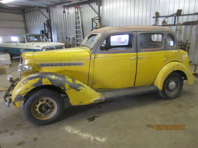 1935 Plymouth 4 door sedan - photo 3