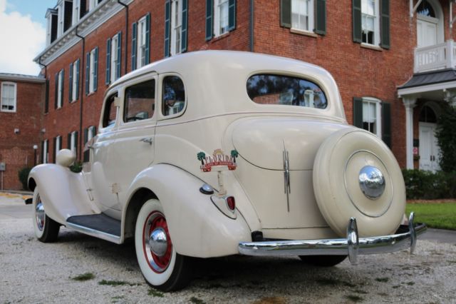 1935 Studebaker Dictator Suicide Sedan - photo 6