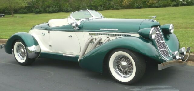 1936 Auburn Boat Tail Speedster Convertible - photo 2