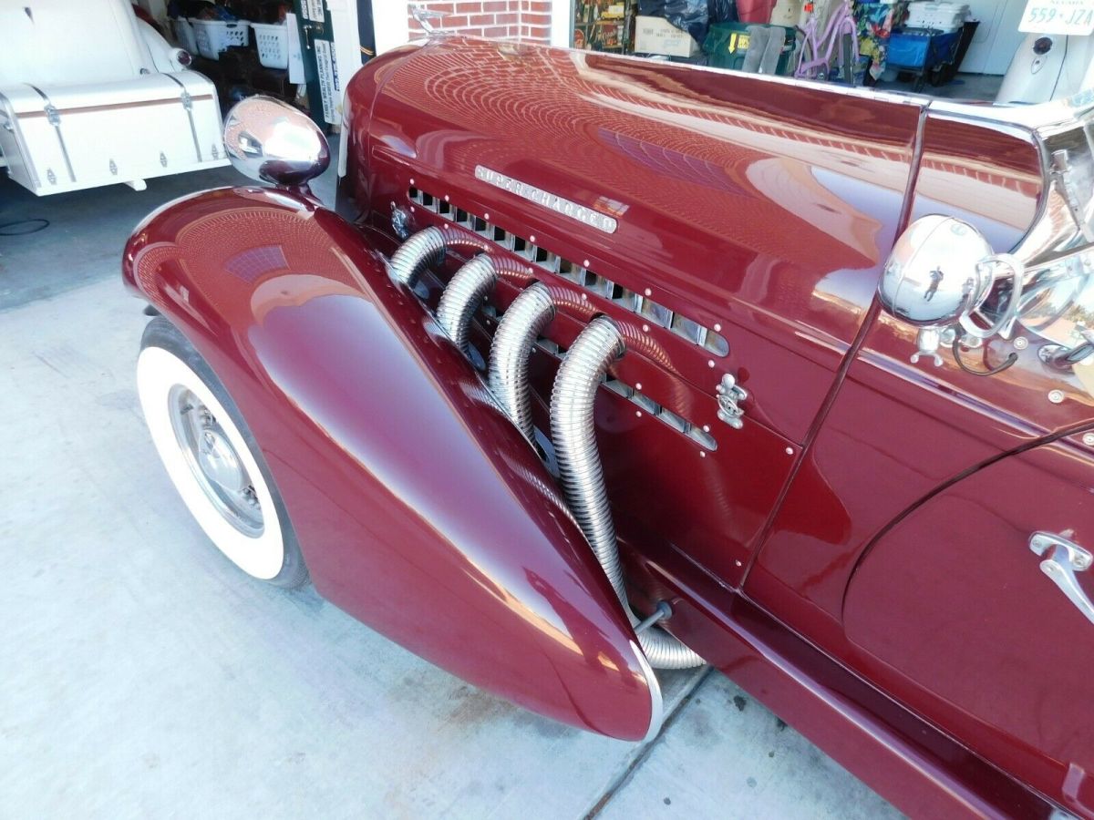1936 Cord boattail speedster with removable wooden trunk - photo 10