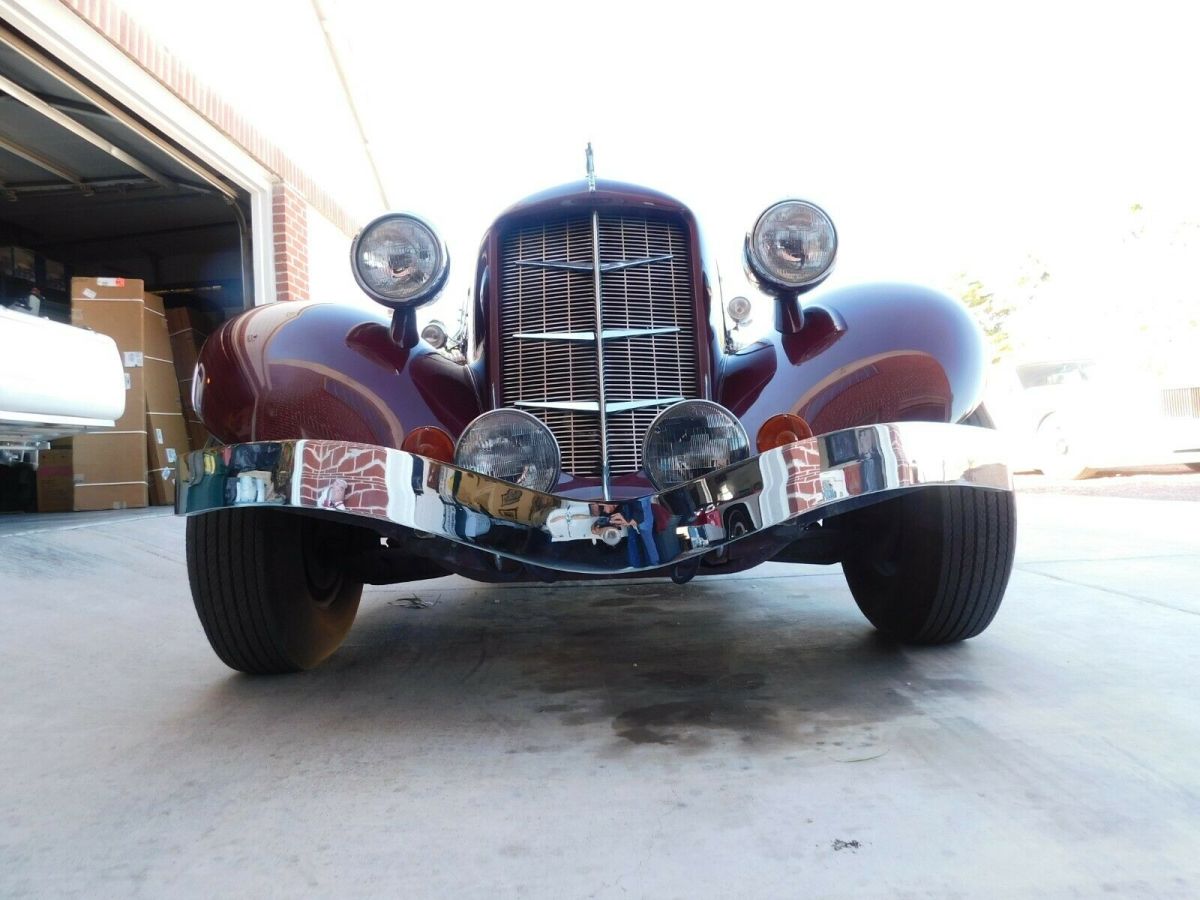1936 Cord boattail speedster with removable wooden trunk - photo 11