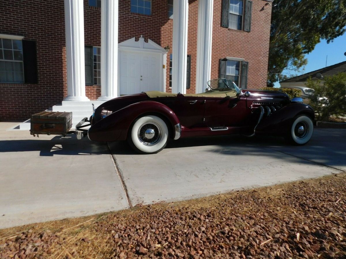 1936 Cord boattail speedster with removable wooden trunk - photo 2