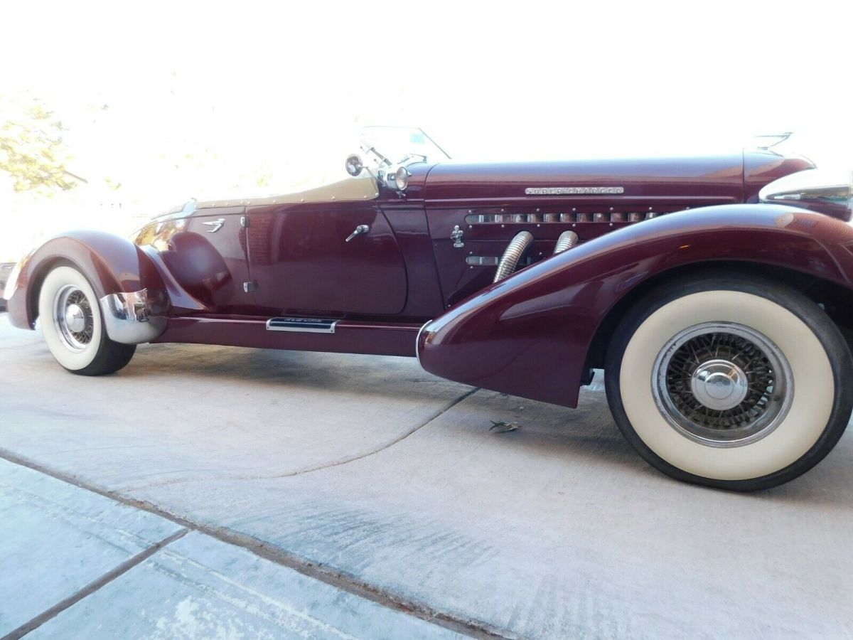 1936 Cord boattail speedster with removable wooden trunk - photo 5