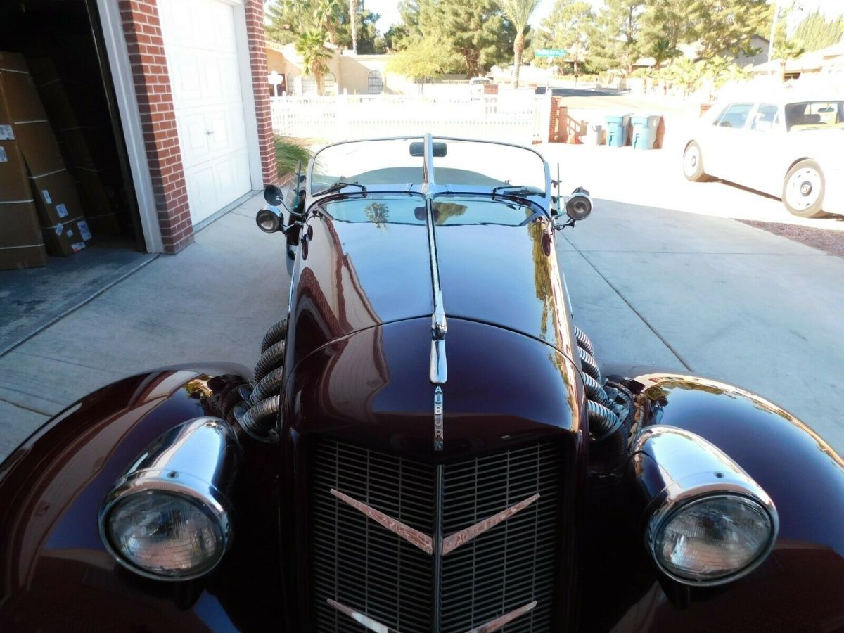 1936 Cord boattail speedster with removable wooden trunk - photo 6