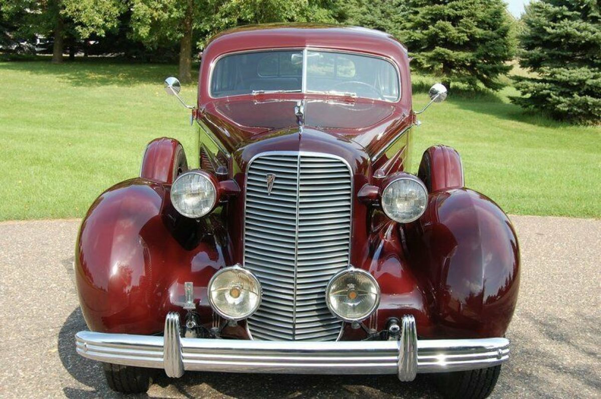 1936 Cadillac Series 85 4dr Sedan - photo 2