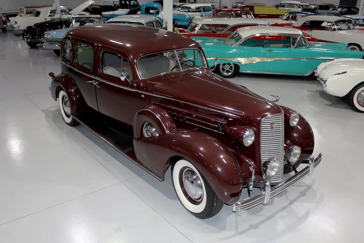 1936 Cadillac Series 85 V-12 Fleetwood Touring Sedan - photo 7