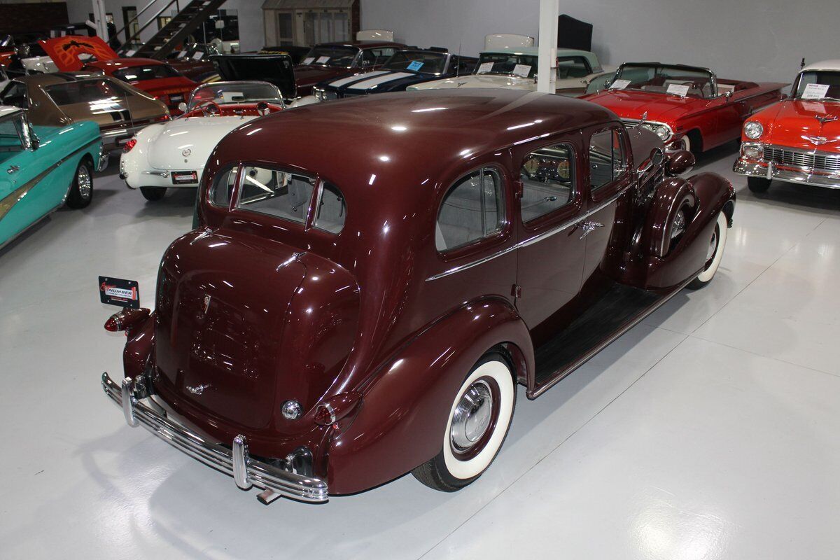 1936 Cadillac Series 85 V-12 Fleetwood Touring Sedan - photo 9