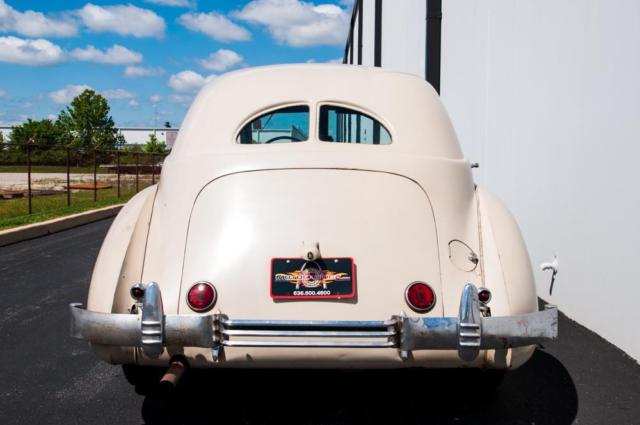 1936 Cord 810 Sedan - photo 9