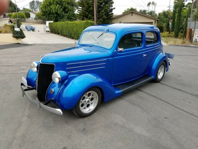 1936 Ford 2 door sedan - photo 2