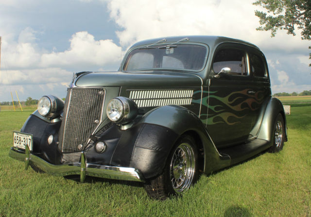 1936 Ford Touring Sedan