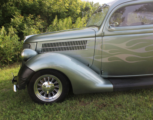 1936 Ford Touring Sedan - photo 3