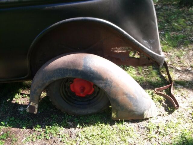1936 Ford 2 door Sedan - photo 2