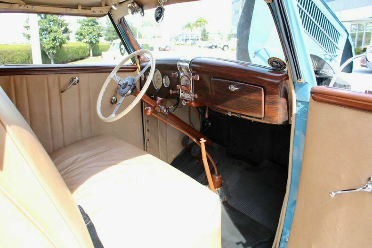 1936 Ford Cabrolet - photo 2