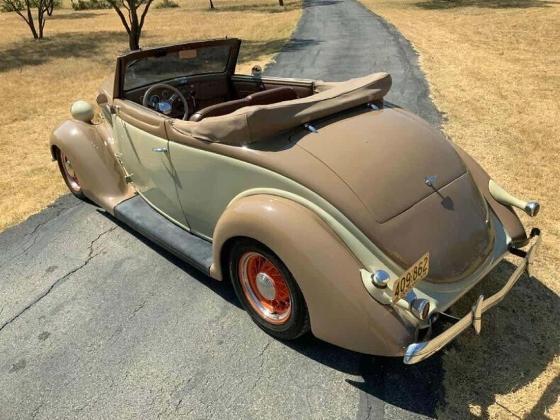 1936 Ford Deluxe Club Cabriolet - photo 4