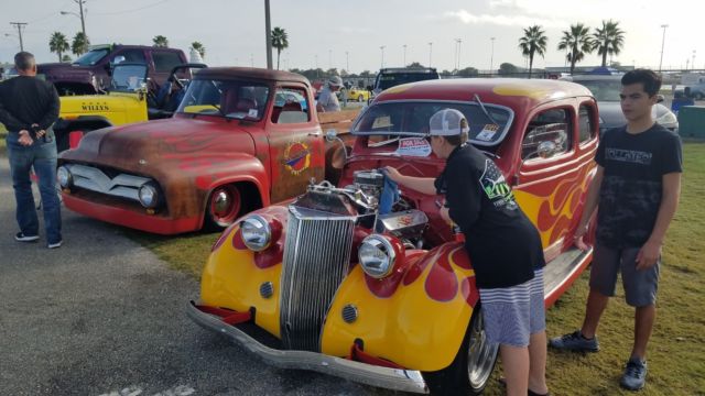 1936 Ford SEDAN - photo 13