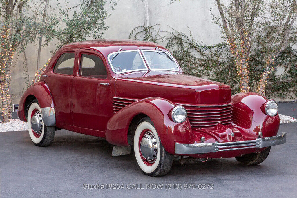 1936 Cord 810 Westchester Sedan - photo 2