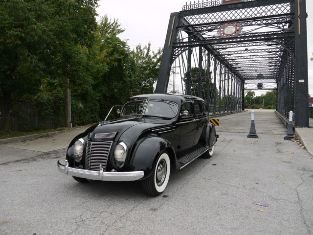 1937 Chrysler Airflow C-17 - photo 2