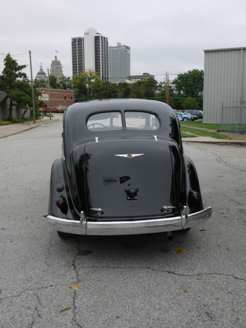 1937 Chrysler Airflow C-17 - photo 6