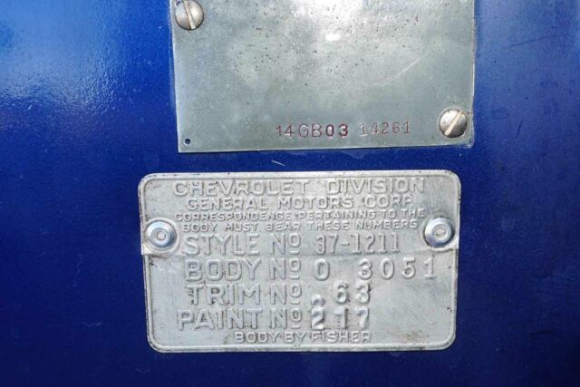 1937 Chevrolet Sedan - photo 10