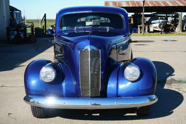 1937 Chevrolet Sedan - photo 3