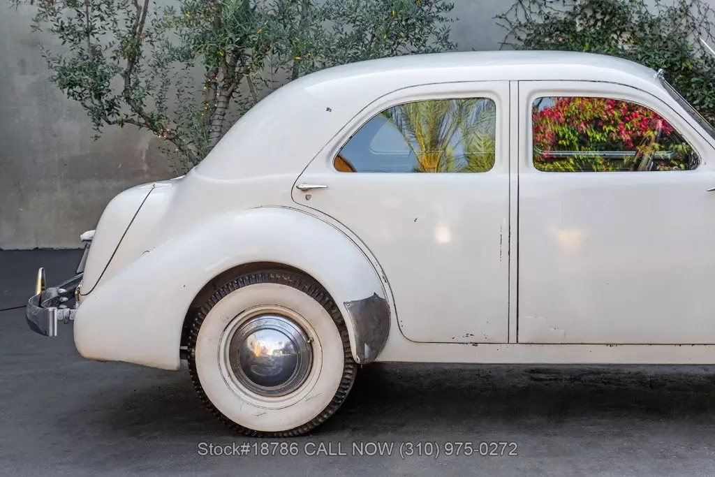 1937 Cord 812 Beverly Sedan - photo 11