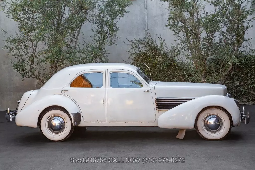 1937 Cord 812 Beverly Sedan - photo 4
