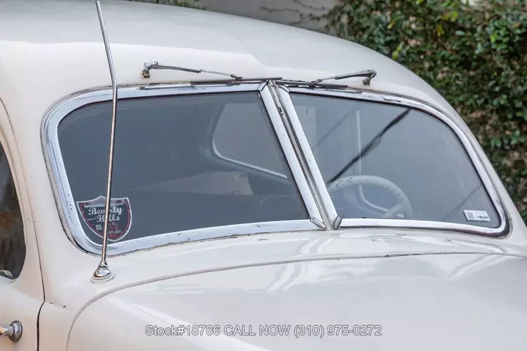 1937 Cord 812 Beverly Sedan - photo 9