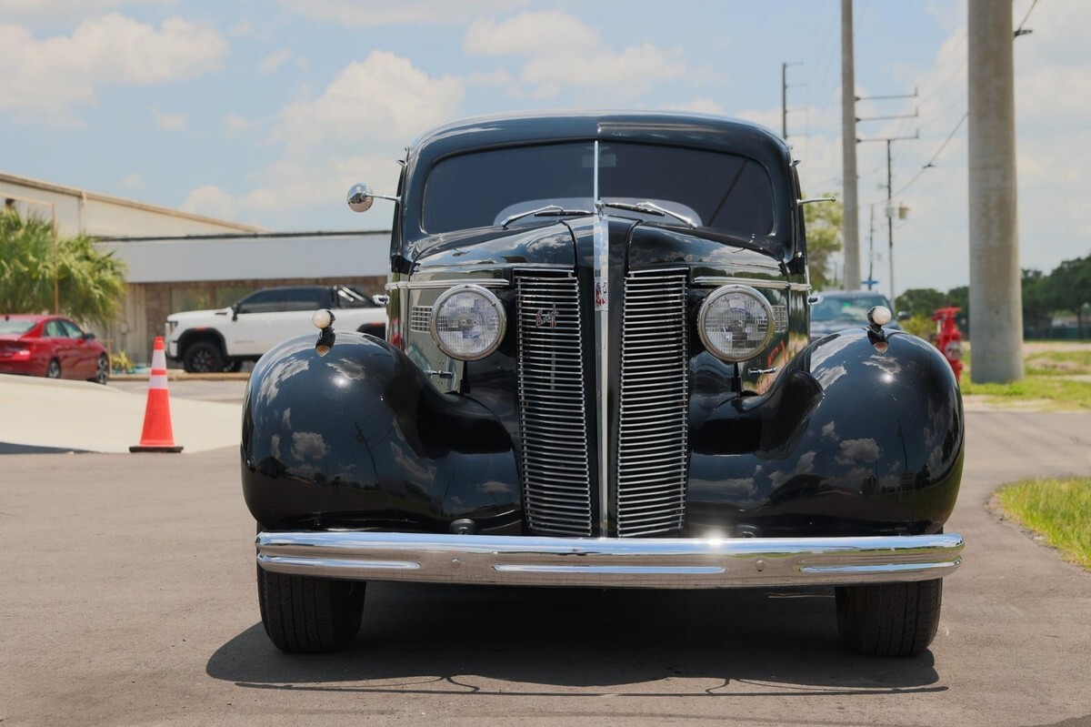 1937 Buick 8 Limo Fully Street Rodded Classic with Modern Comforts - photo 10