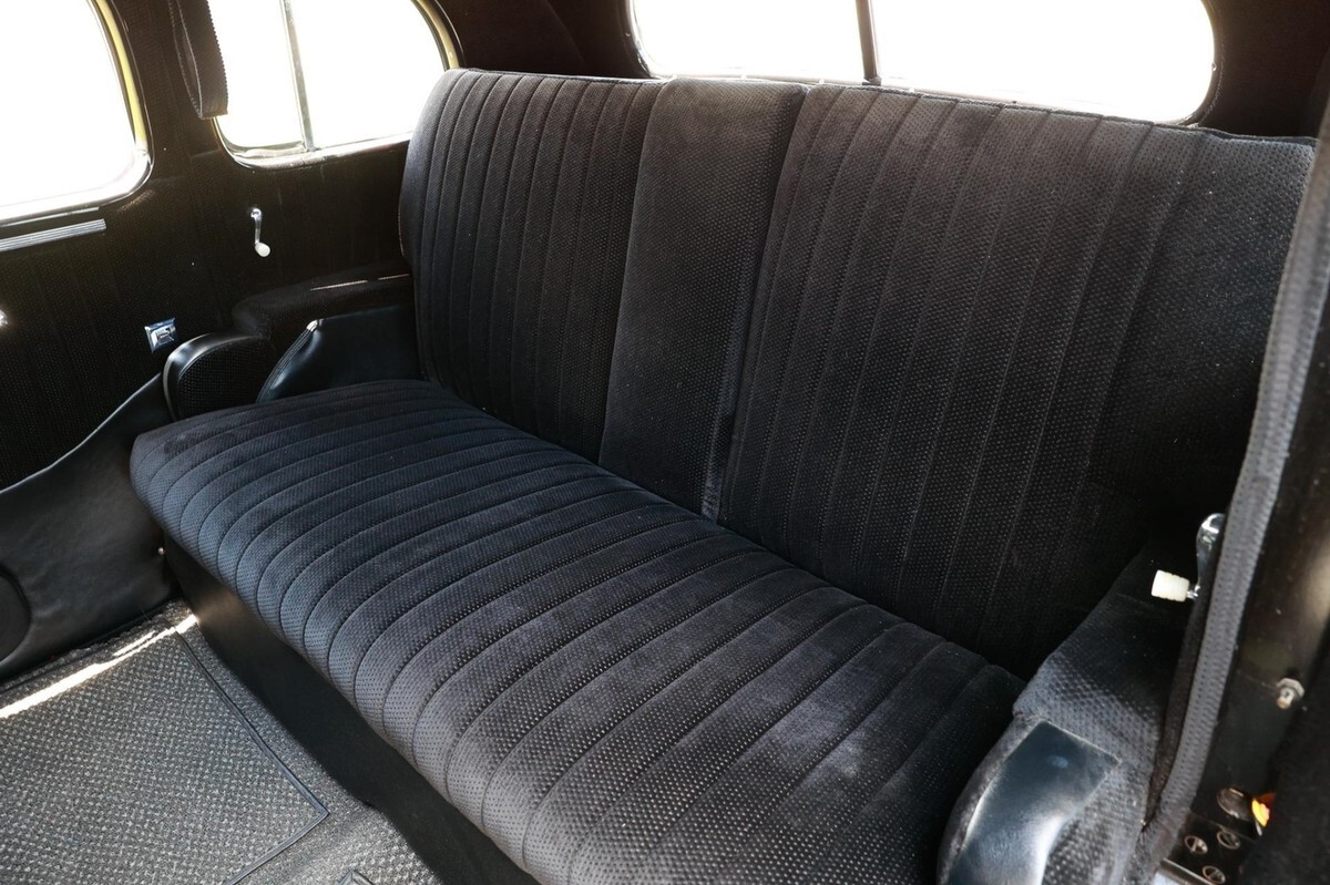 1937 Buick 8 Limo Fully Street Rodded Classic with Modern Comforts - photo 13