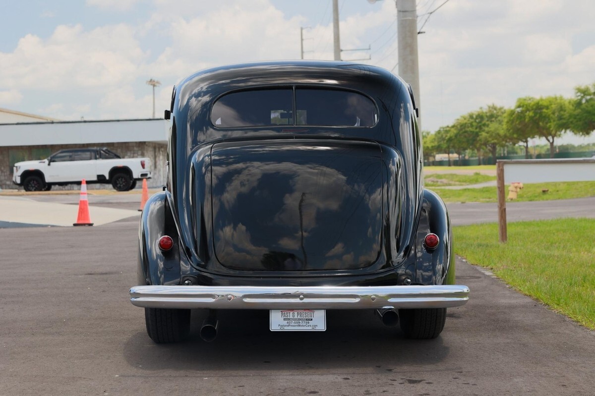 1937 Buick 8 Limo Fully Street Rodded Classic with Modern Comforts - photo 5