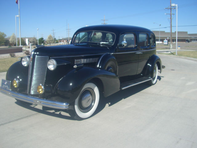 1937 Buick 90 Limited - photo 2