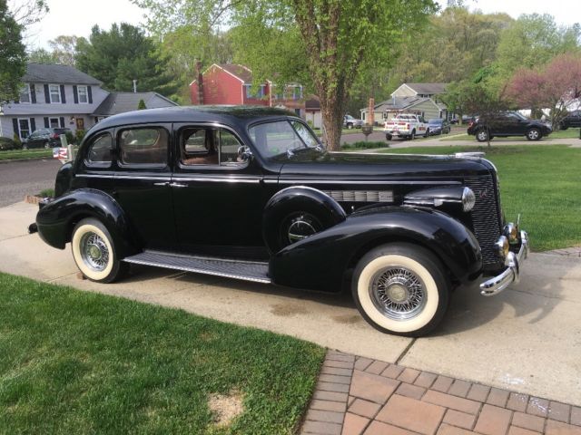 1937 Buick Roadmaster Trunkback 37-41 1937 Buick Roadmaster 37-41