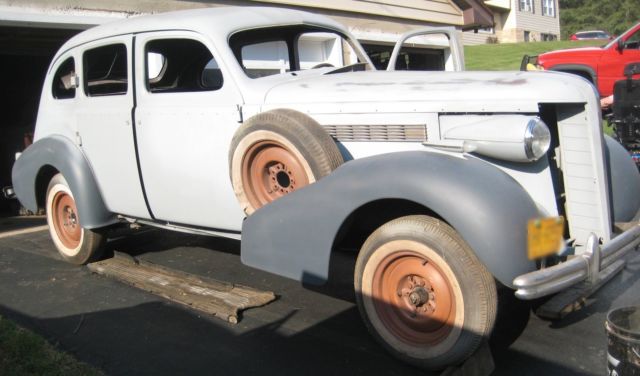 1937 Buick 47 - photo 2