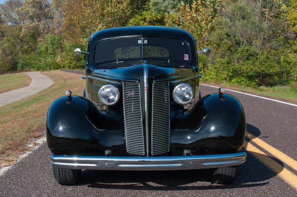 1937 Buick Special Trunkback Special Trunkback Sedan Restomod - photo 2